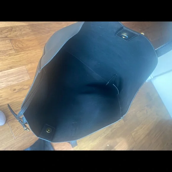 ** BRAND NEW CONDITION** Saint Laurent Black Leather North-South Shoulder Tote - Picture 7 of 12